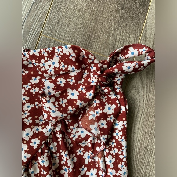 3/$15 SHEIN floral ditsy romantic cross over midi skirt - Picture 3 of 5